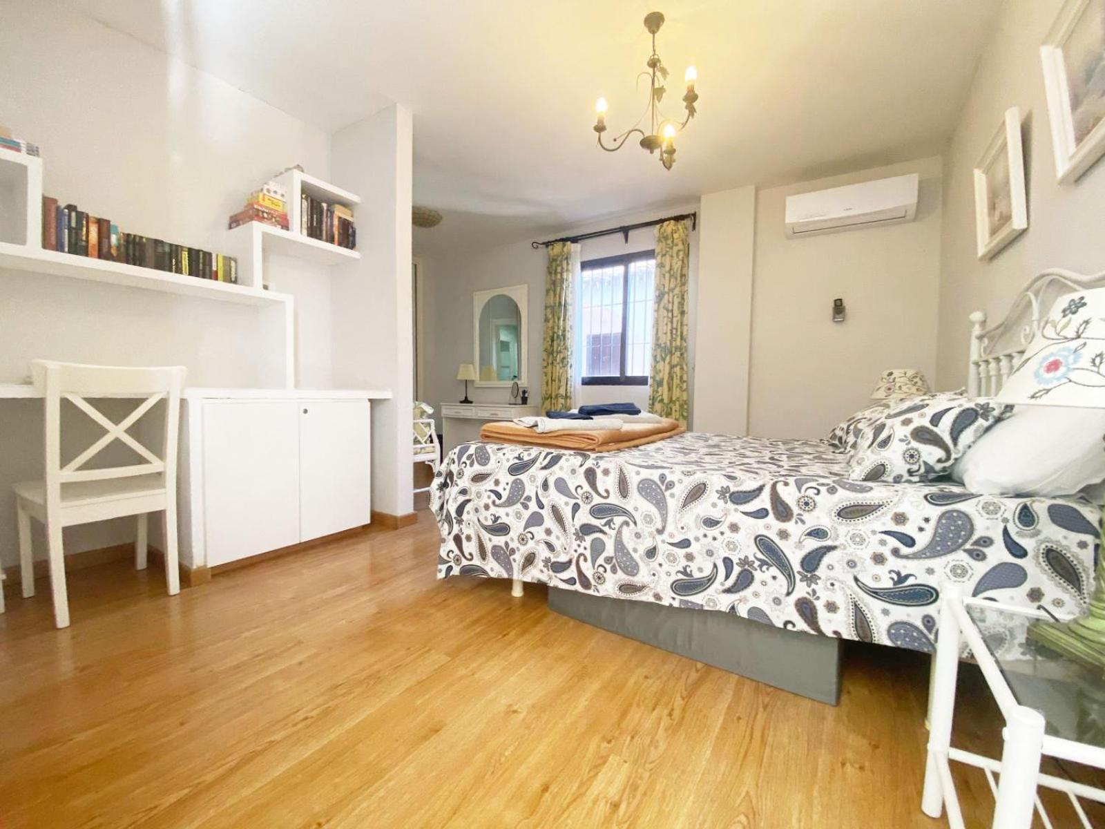 2 Bedroom With Spacious Terrace Pueblo Evita Apartment Benalmadena
