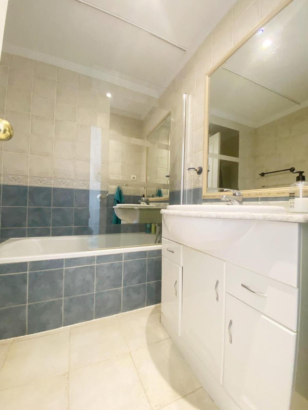 2 Bedroom With Spacious Terrace Pueblo Evita Benalmadena
